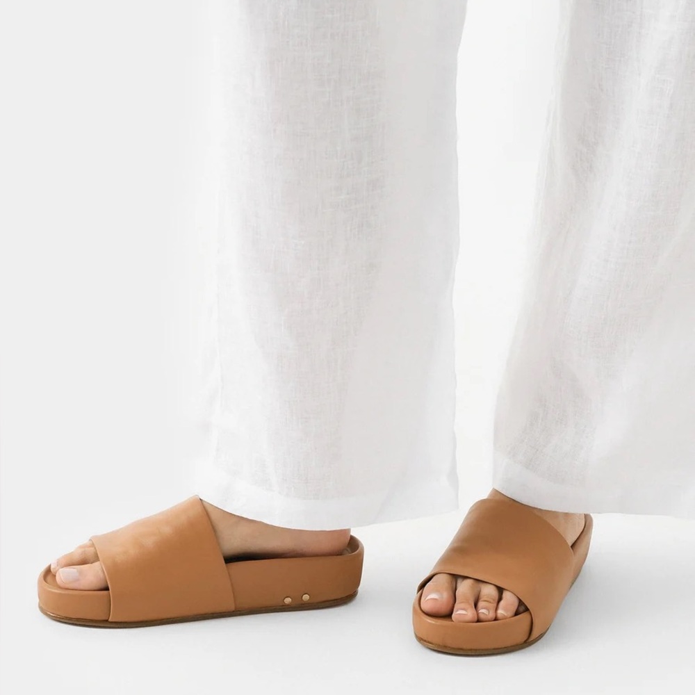 Beek Tan leather Slide Sandals, size 8
